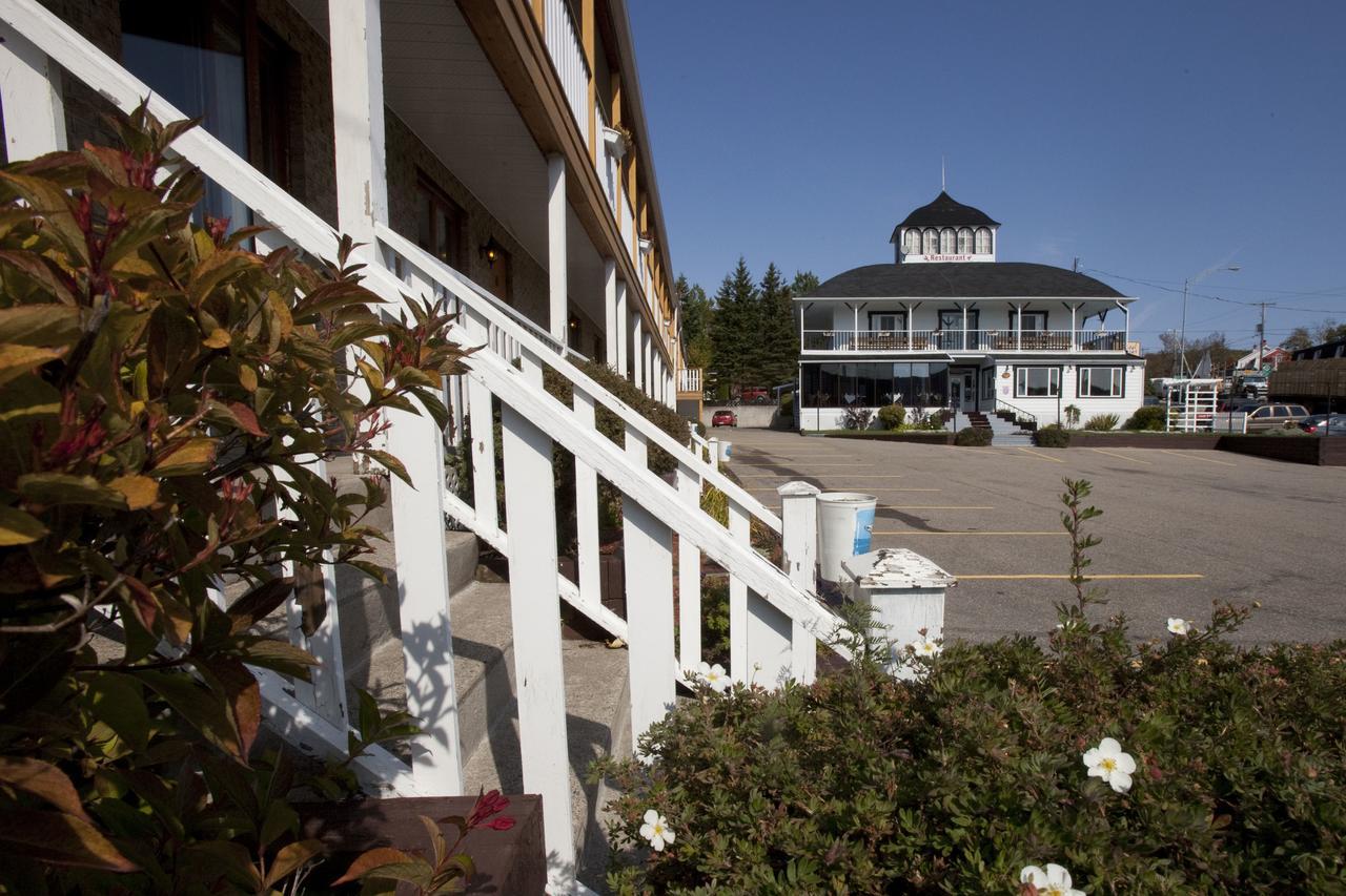 Hotel - Motel Georges Tadoussac Esterno foto