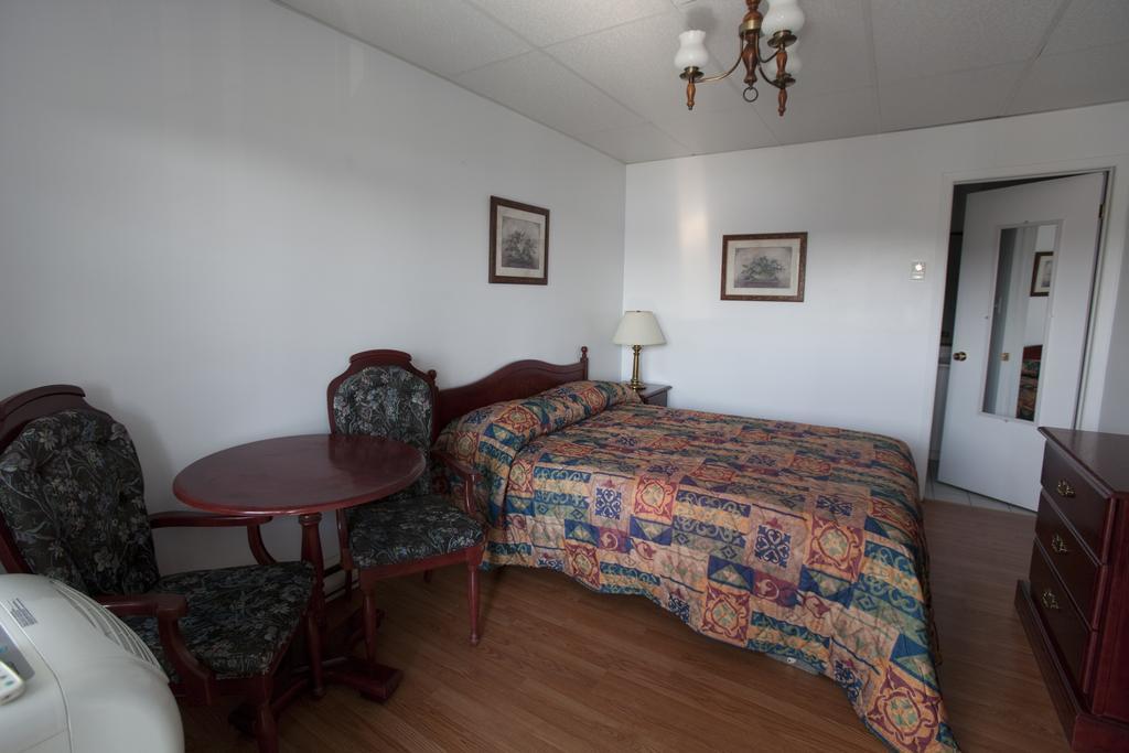 Hotel - Motel Georges Tadoussac Esterno foto