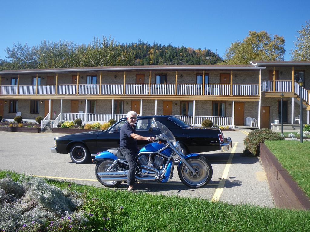 Hotel - Motel Georges Tadoussac Esterno foto